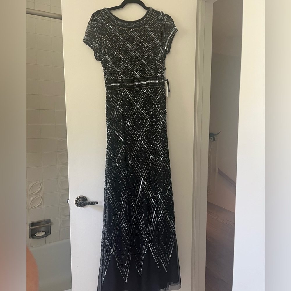 NWT Adrianna Papell Art Deco Diamond Beaded Evening Gown with Cap Sleeves - Picture 4 of 16